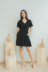 Claire Textured Puffed Sleeves Dress in Black (XS)
