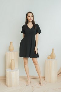 Claire Textured Puffed Sleeves Dress in Black (XS)