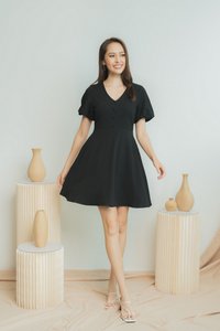 Claire Textured Puffed Sleeves Dress in Black (XS)