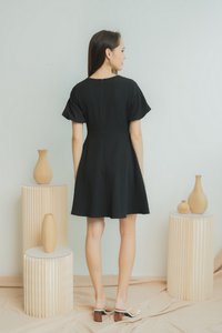 Claire Textured Puffed Sleeves Dress in Black (XS)
