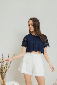 Rhianne Floral Lace Crop Top in Navy (XS)