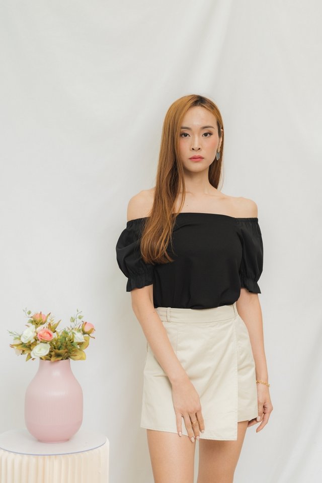 Zoe Basic Cotton Two-Way Top in Black