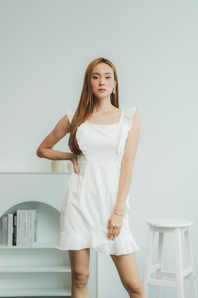 Deanne Flutter Sleeve Ruffled Dress in White (XL)