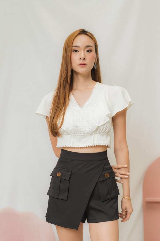 Briella Overlap Pocket Skorts in Black (XS)