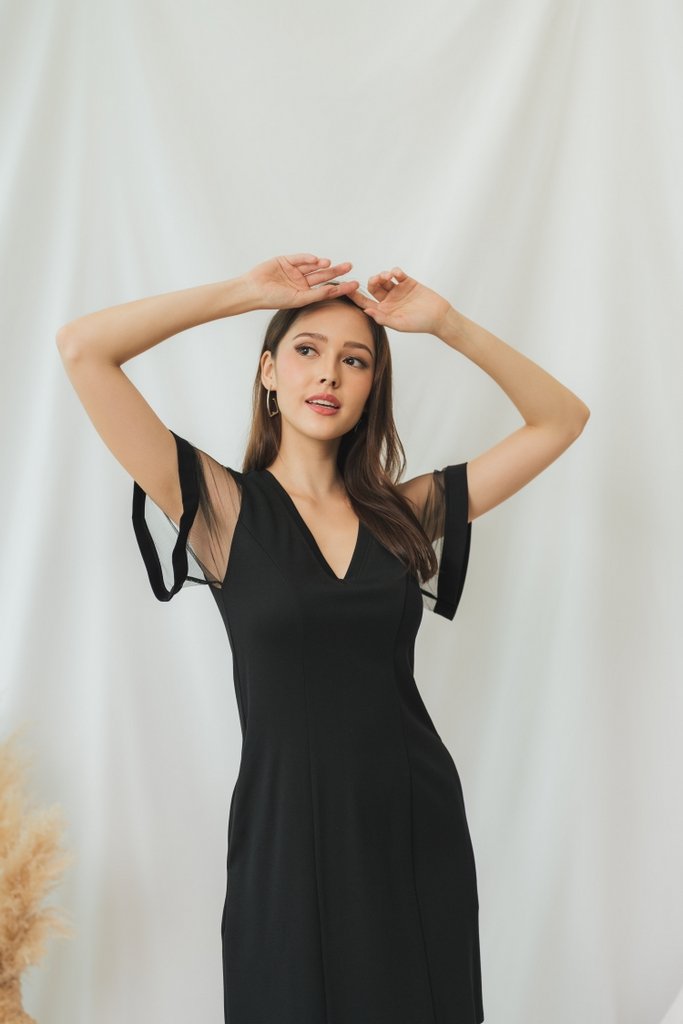 Geralynn Mesh Panel Dress in Black (XS)