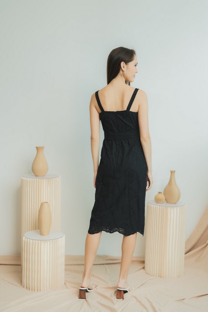 Franchesca Leafy Eyelet Midi Dress in Black (XS)