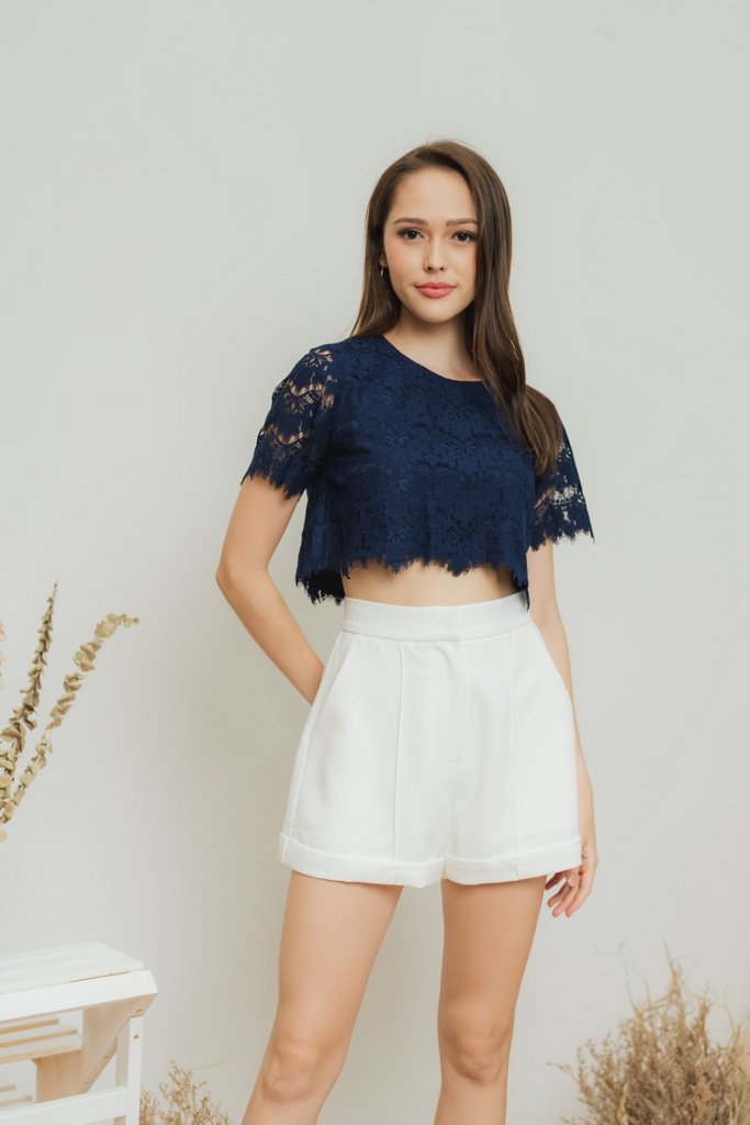 Rhianne Floral Lace Crop Top in Navy (XS)