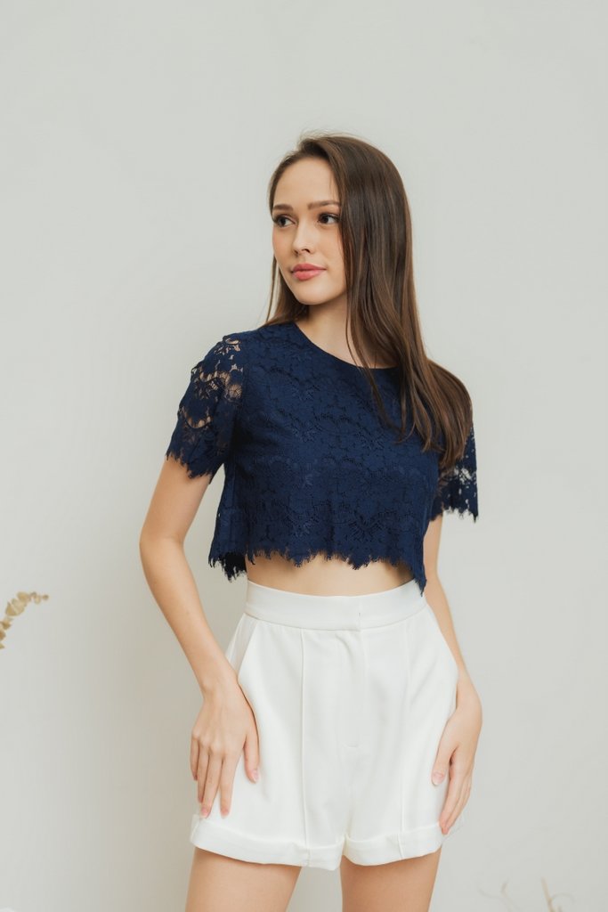 Rhianne Floral Lace Crop Top in Navy (XS)
