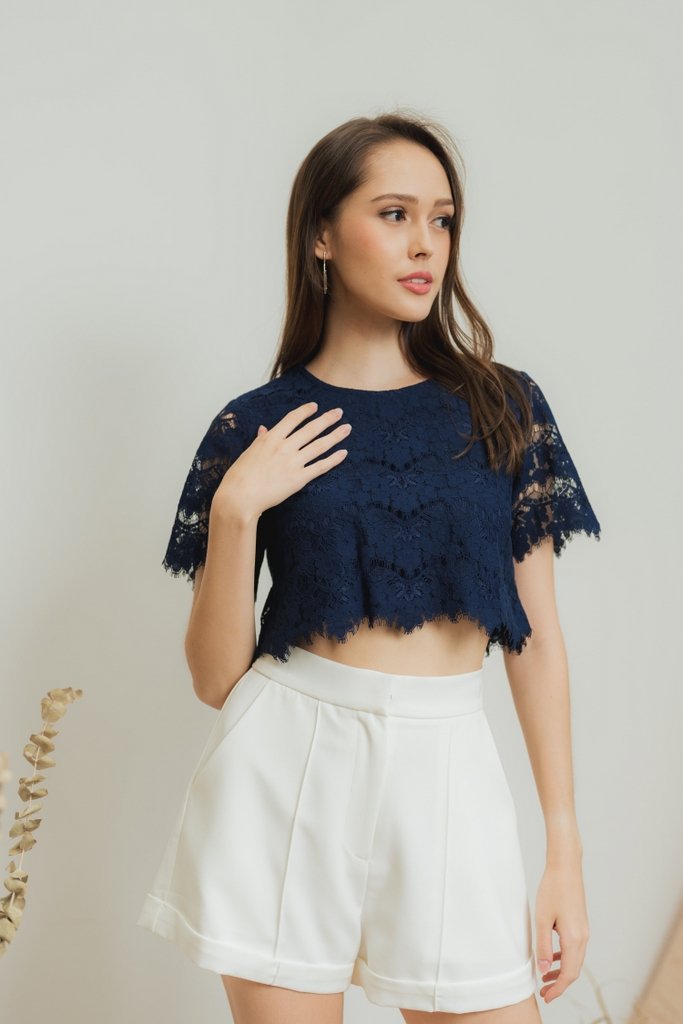 Rhianne Floral Lace Crop Top in Navy (XS)
