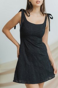 Carrie Broderie Tie Ribbon Dress in Black (XS)