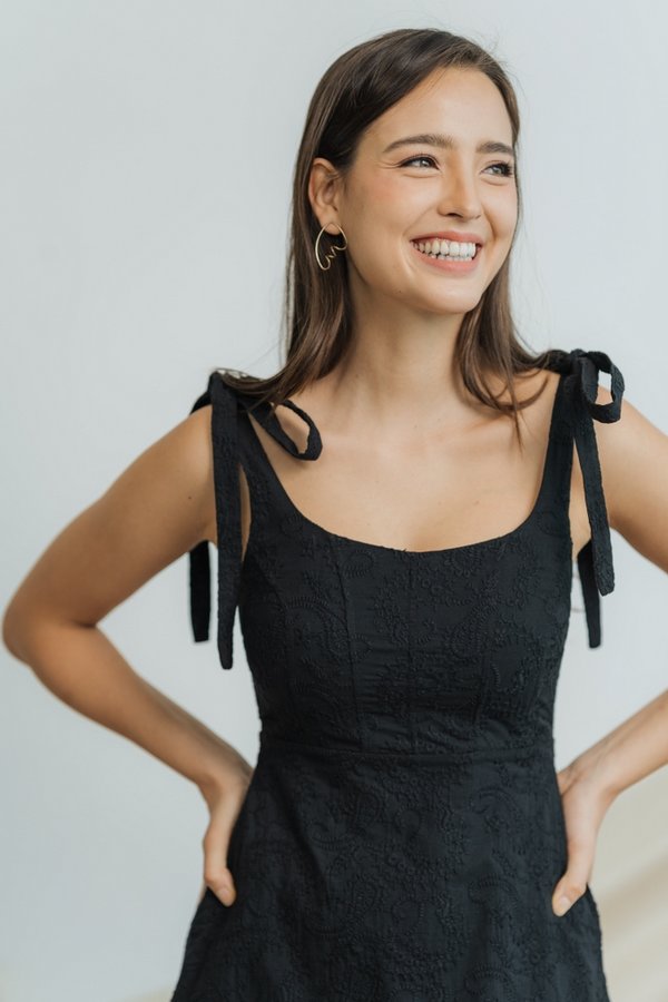 Carrie Broderie Tie Ribbon Dress in Black (XS)