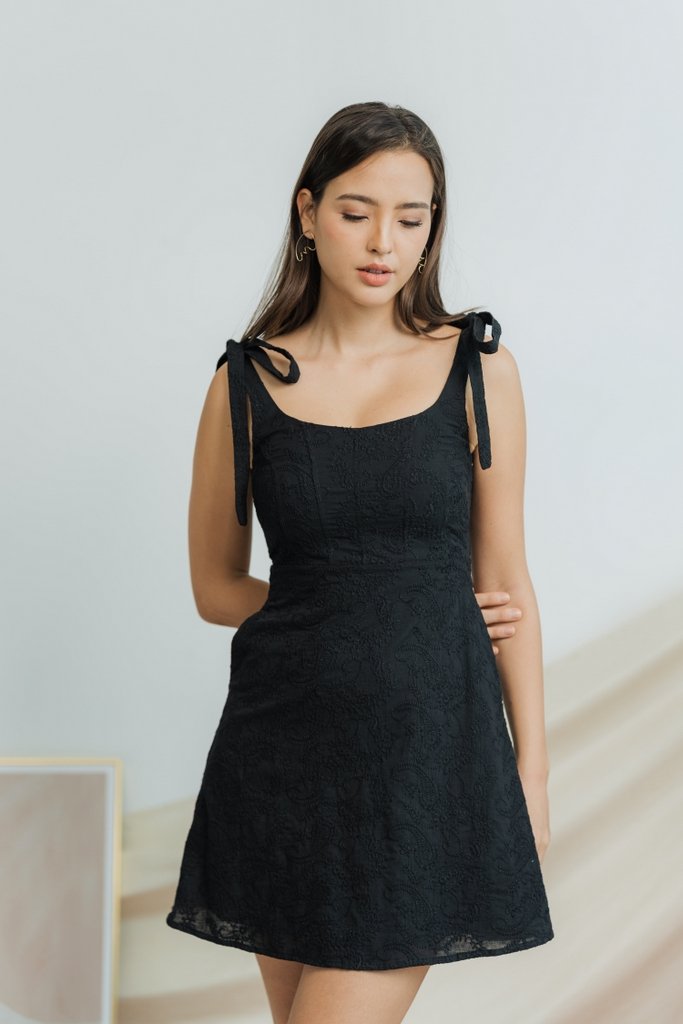 Carrie Broderie Tie Ribbon Dress in Black (XS)