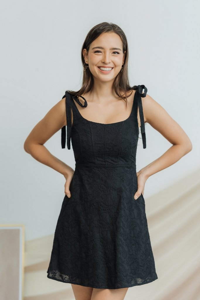 Carrie Broderie Tie Ribbon Dress in Black (XS)