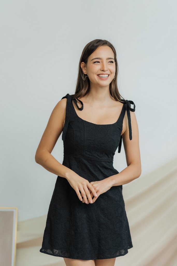 Carrie Broderie Tie Ribbon Dress in Black (XS)