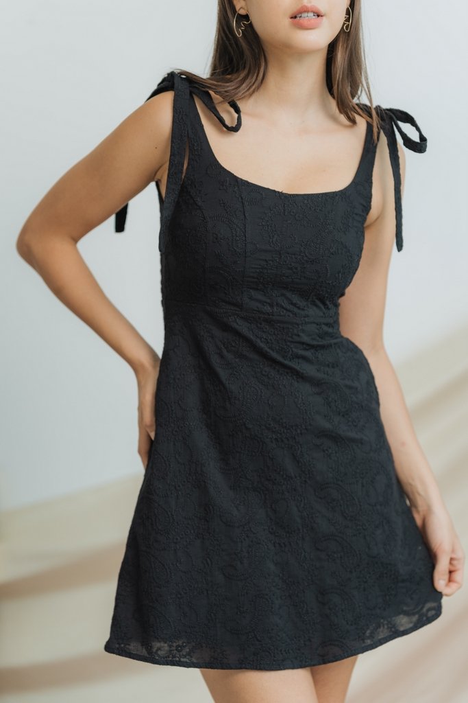 Carrie Broderie Tie Ribbon Dress in Black (XS)