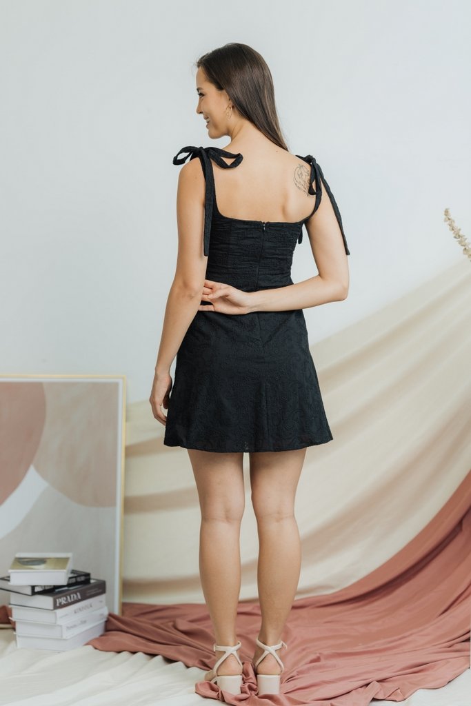 Carrie Broderie Tie Ribbon Dress in Black (XS)