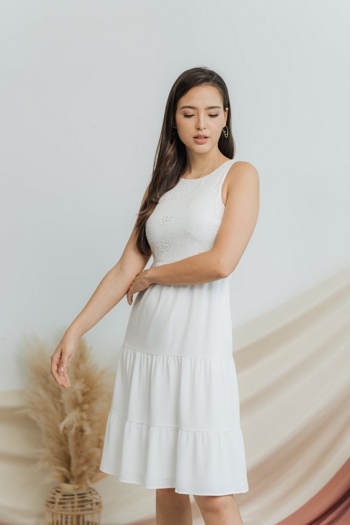 Carrie Eyelet Tiered Midi Dress in White (M)