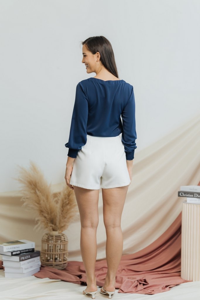 Pauline Pocket Shorts in White (XS)