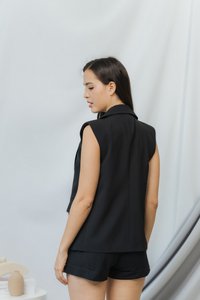 Jerlene Pleated Shorts in Black (XS)