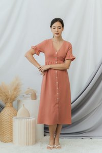 Sheron Empire Button Maxi Dress in Peach (XS)
