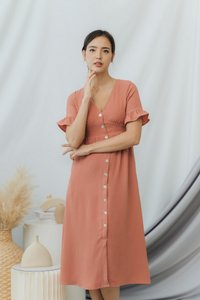 Sheron Empire Button Maxi Dress in Peach (XS)