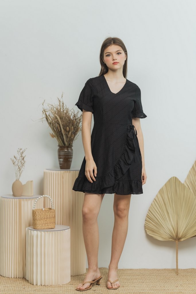 Jessica Textured Signature Ruffles Dress in Black (XS)