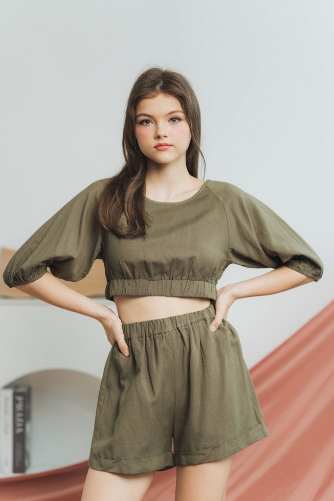 Miley Elastic Cotton Shorts in Olive (XS)
