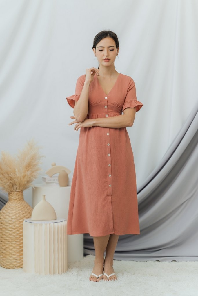 Sheron Empire Button Maxi Dress in Peach (XS)