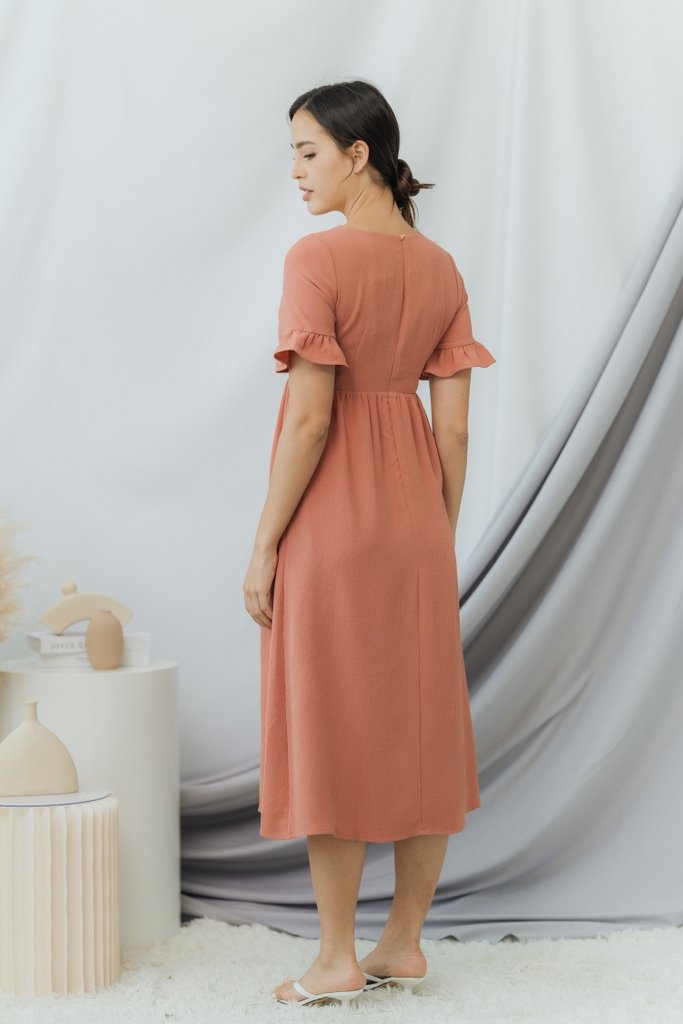 Sheron Empire Button Maxi Dress in Peach (XS)