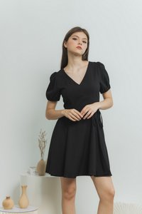 Ally V Neck Dress in Black (XS)