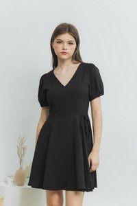 Ally V Neck Dress in Black (XS)