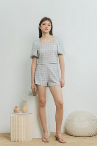 Loretta Tweed Shorts in White (XS)