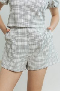 Loretta Tweed Shorts in White (XS)