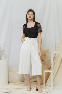 Kody Ruched Floral Laced Top in Black (XS)