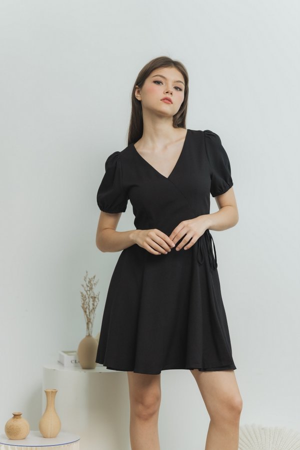 Ally V Neck Dress in Black (XS)