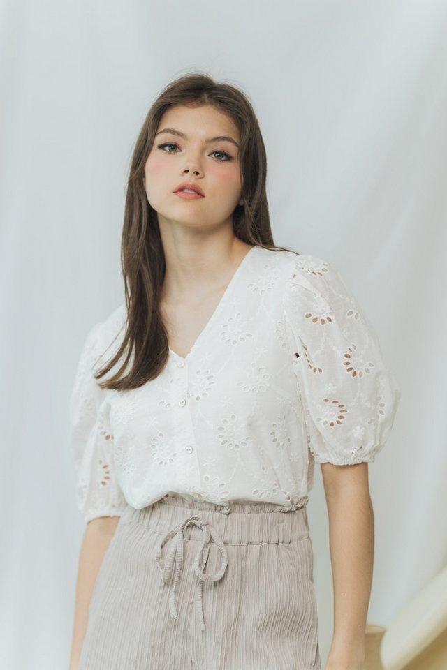 Ruby Floral Eyelet Button Top in White (XXL)