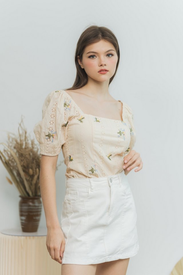 Emma Floral Embroidery Eyelet Top in Cream (XS)
