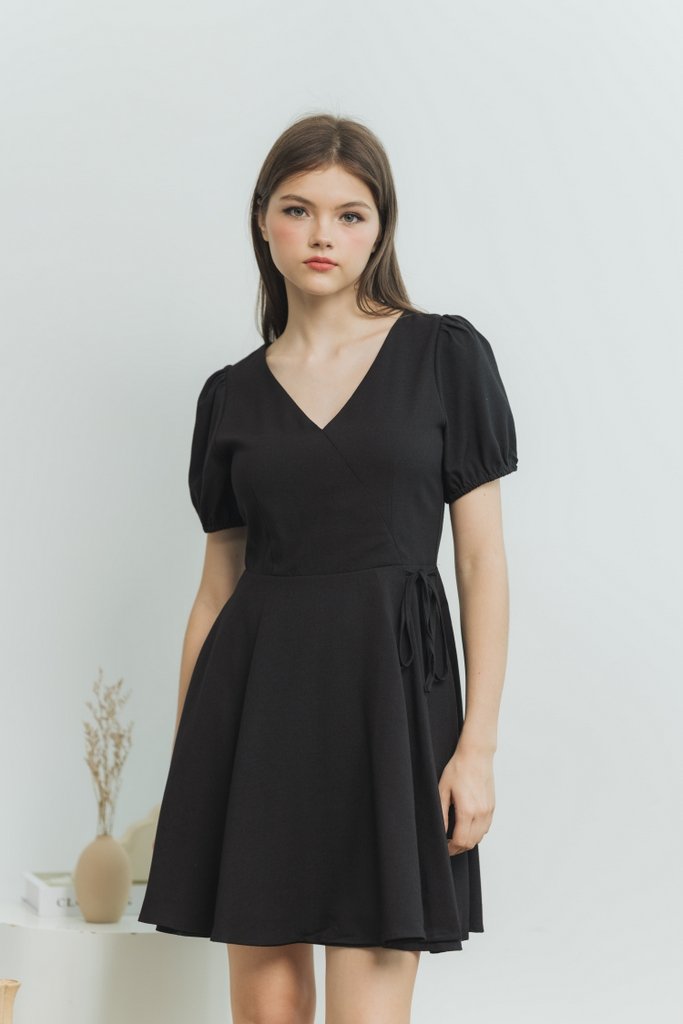 Ally V Neck Dress in Black (XS)