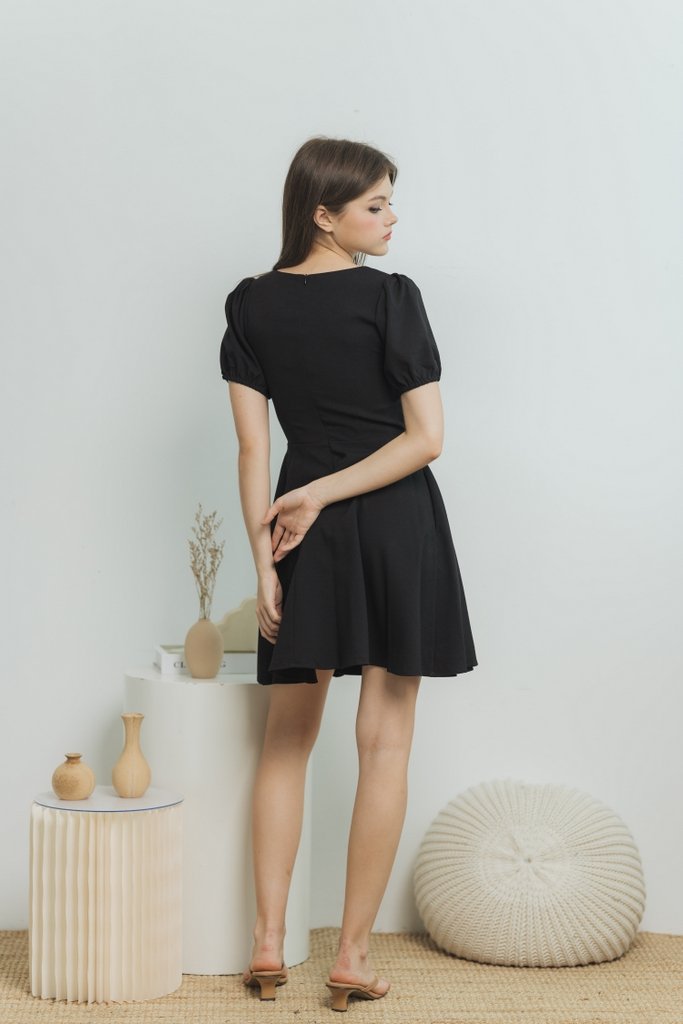 Ally V Neck Dress in Black (XS)