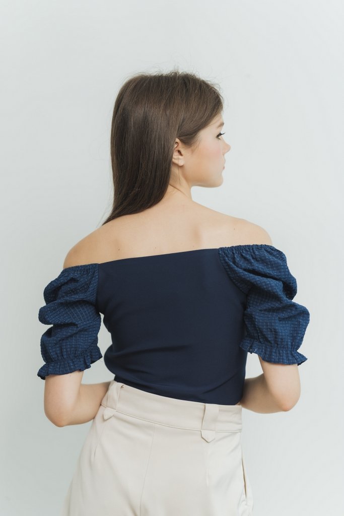 Joelle Textured Crop Top in Navy (XS)
