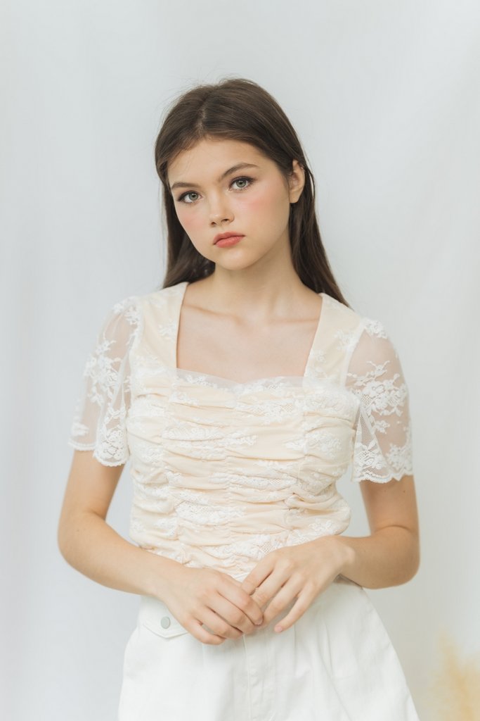Kody Ruched Floral Laced Top in White