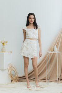 Danice Floral Skorts in White (XS)