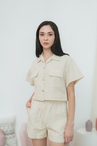 Anna Elasticised Pocket Shorts in Cream