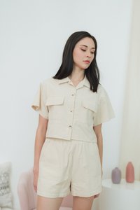 Anna Elasticised Pocket Shorts in Cream