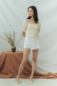 Zooey Broidery Puffy Sleeves Top in Cream (XS)