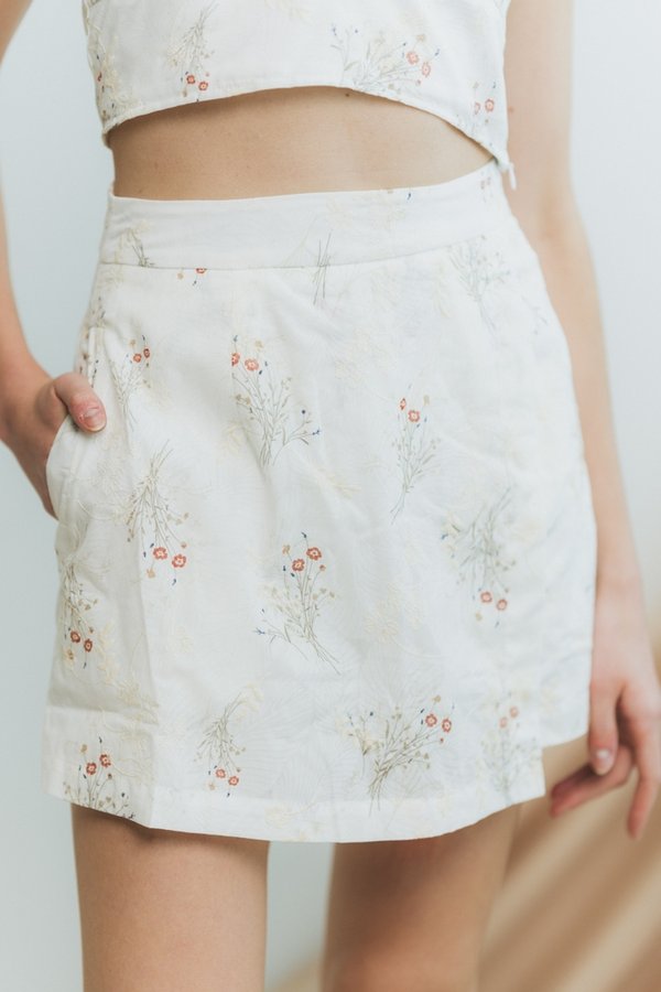 Danice Floral Skorts in White (XS)