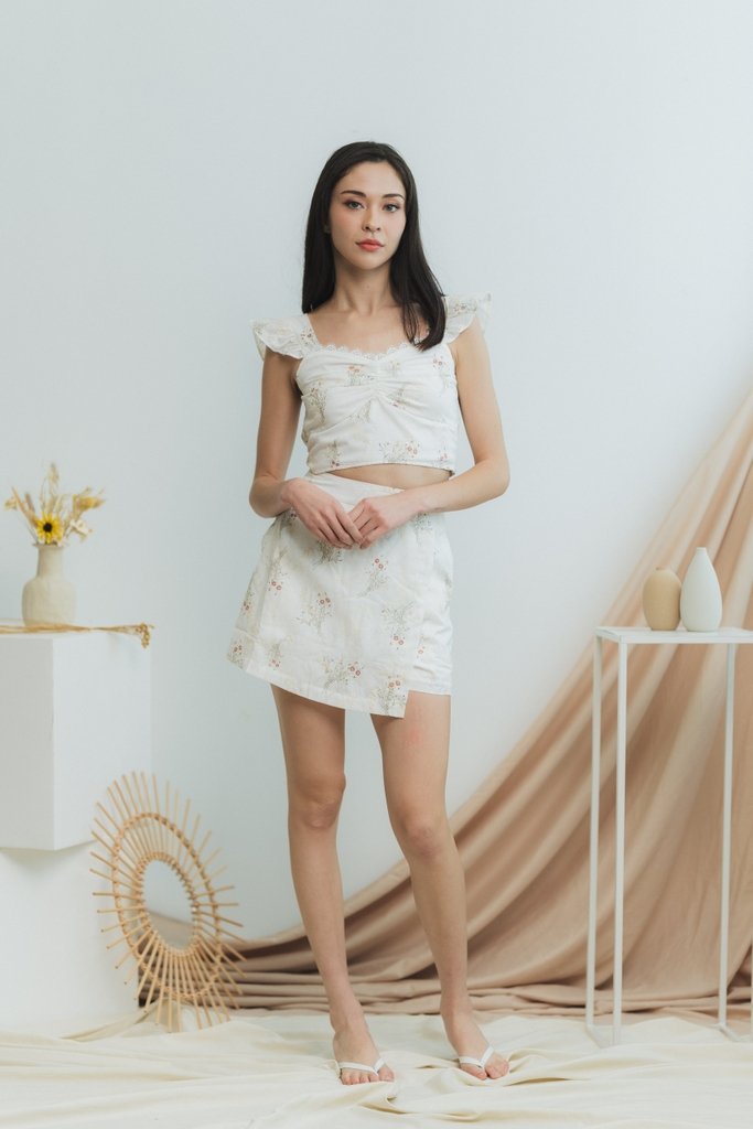 Danice Floral Skorts in White (XS)