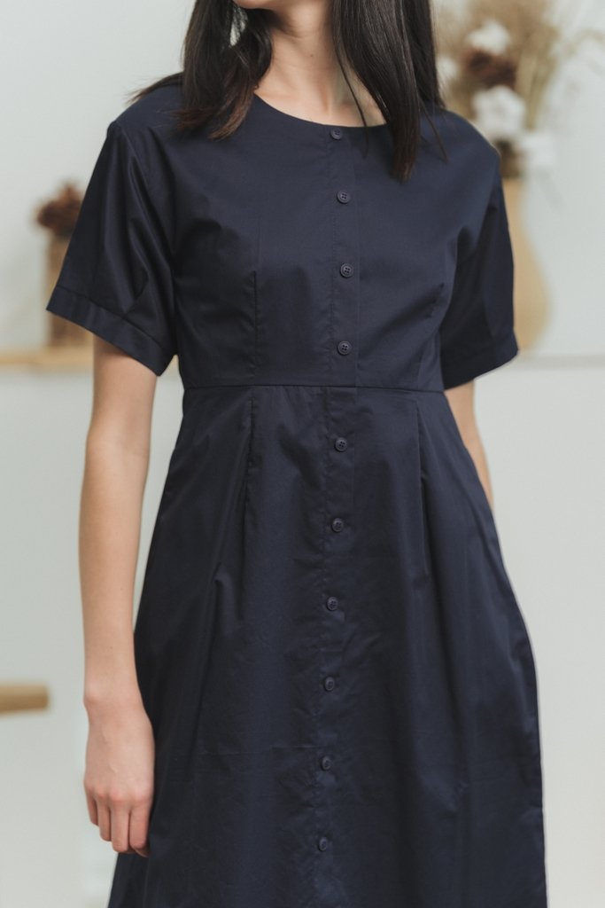 Kamilah Button Midi Dress in Navy(XS)