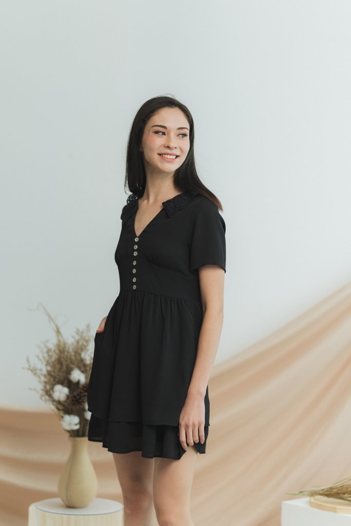 Wendy Eyelet Collar Dress in Black (XS)