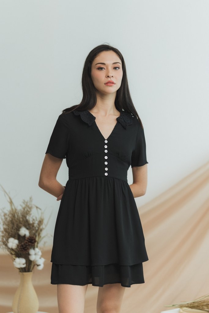 Wendy Eyelet Collar Dress in Black (XS)